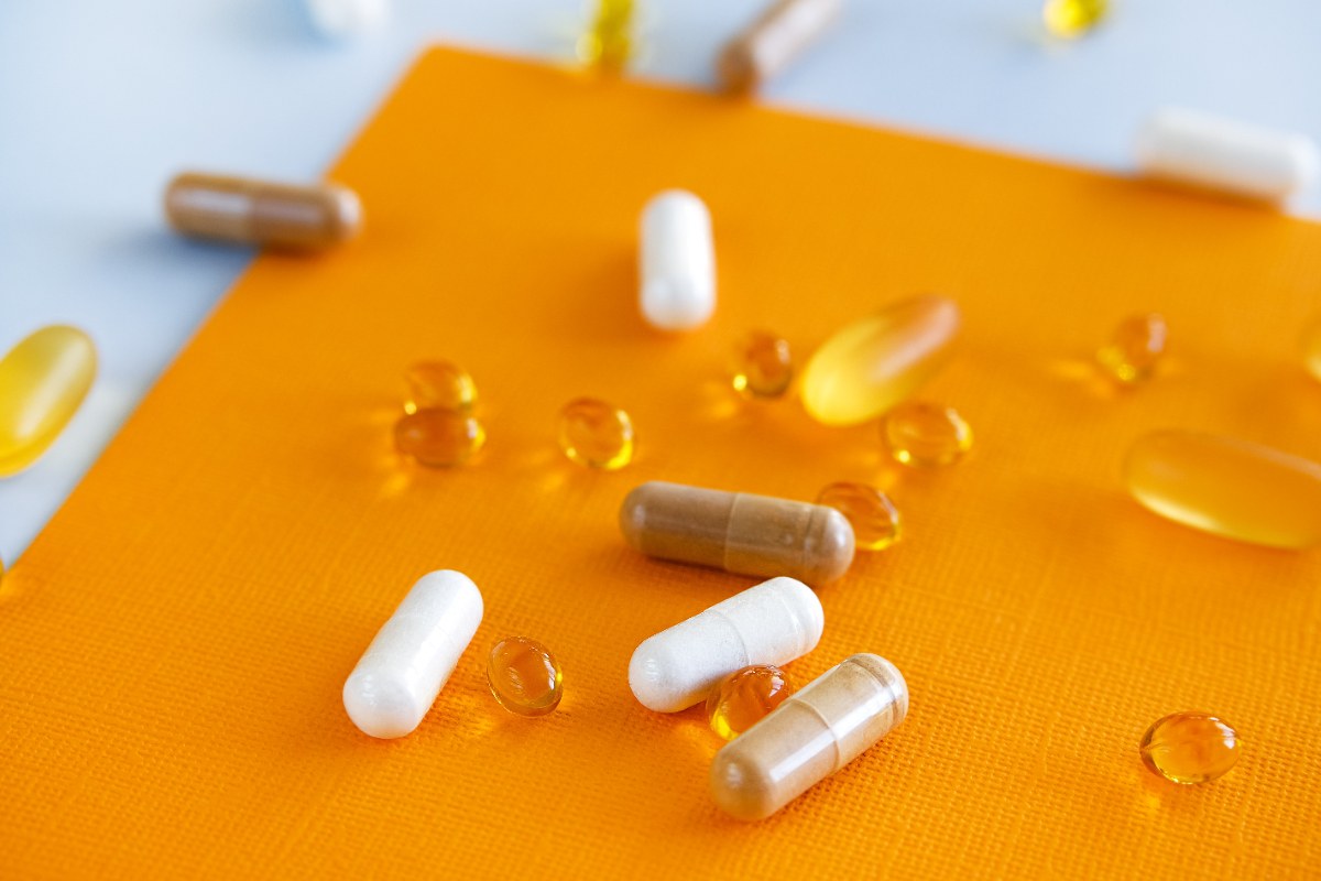 Des diverses vitamines en forme de gelule